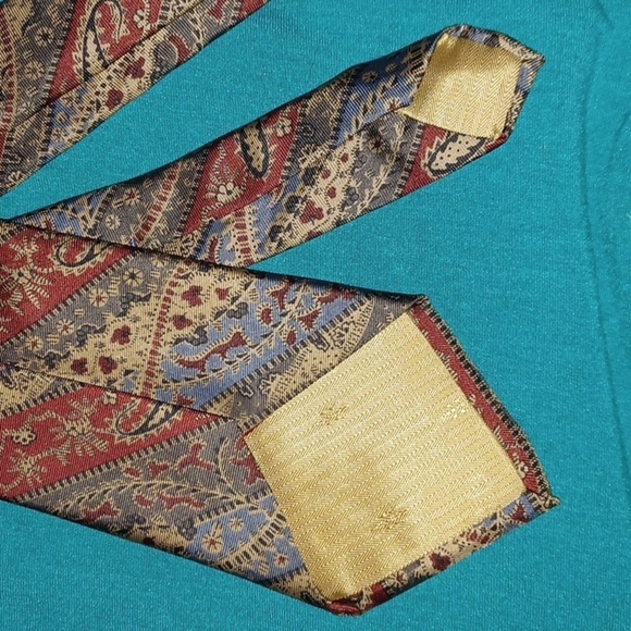 VGUC - 100% Imported Silk Tie - Handmade In The U.S.A. - Picture 8 of 10